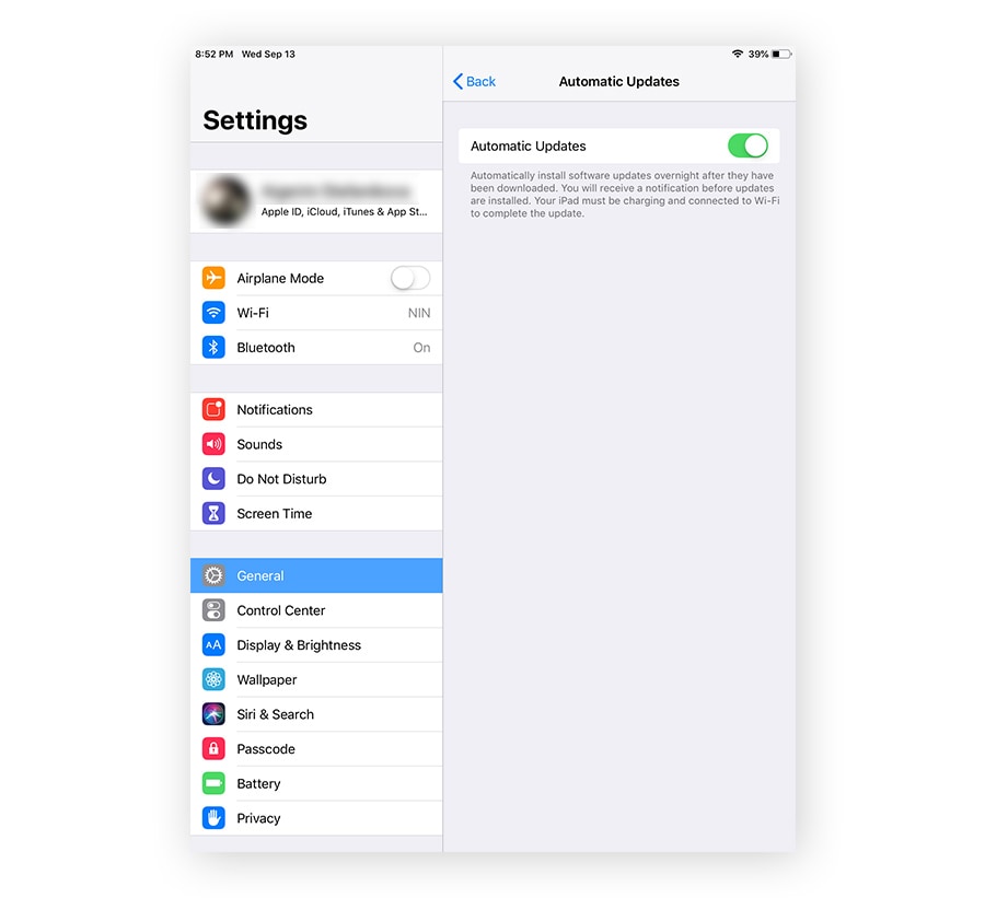 Activation des mises à jour automatiques pour que le logiciel de l'iPad soit toujours à jour.